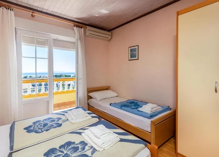 2 Bedroom Cozy In Rab *