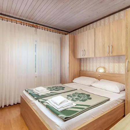 Apartamento Stunning In Rab