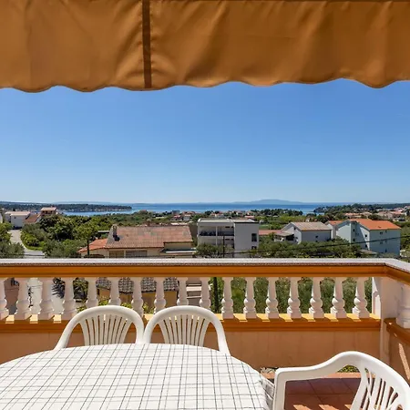 Stunning In Rab Apartamento *