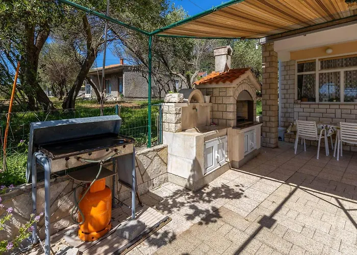 Apartmán 2 Bedroom Cozy In Rab Rab Town